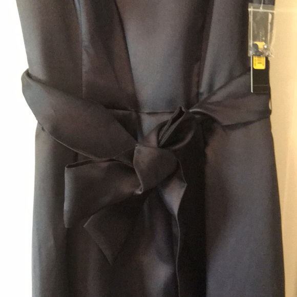 Tahari evening formal gown - Picture 3 of 6